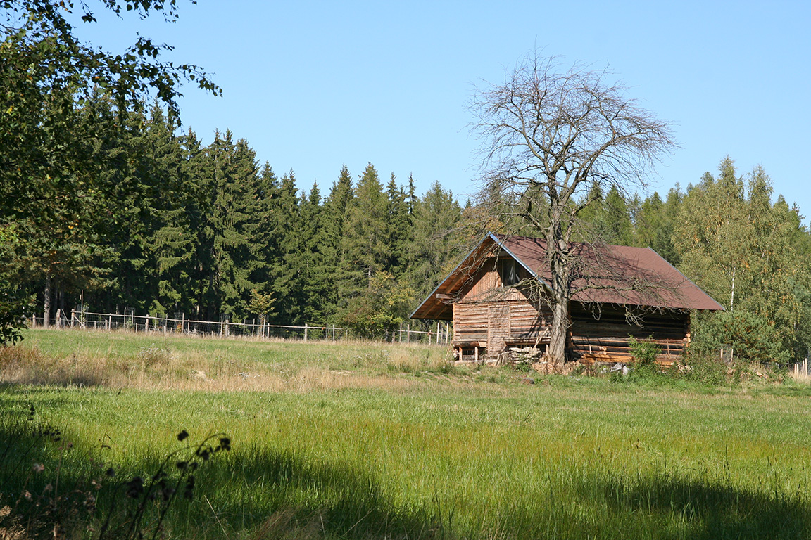 Stodola u hájovny, cestou z Kozičína na Pilskou

